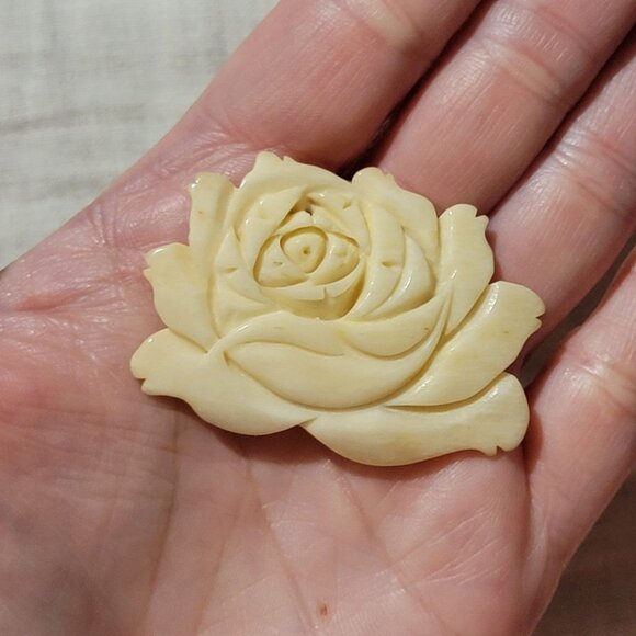 Vintage 1930s Rose Brooch Pin/Necklace Pendant Hand-Carved Bovine Bone Victorian - Picture 4 of 4